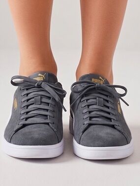 New Puma soft foam comfort tennis shoe‎ grey and white. Size 10